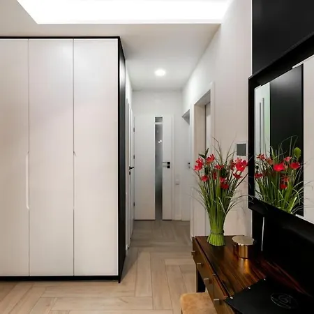Close-mennica - Stylish 2-bedroom With Private Terrace #144 华沙